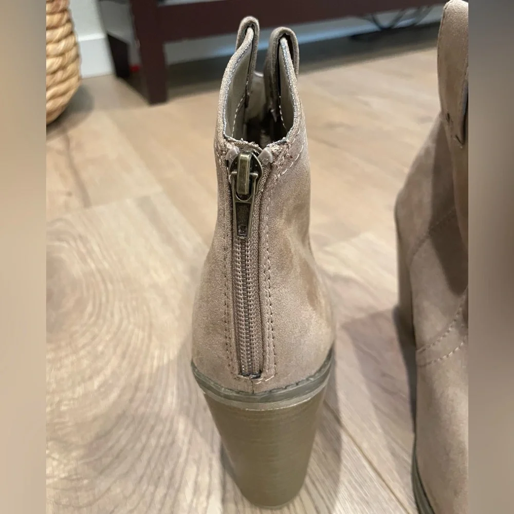 🐴✨ Target Merona Cowgirl Heels - 9 1/2 ✨🐴 - Picture 7 of 7